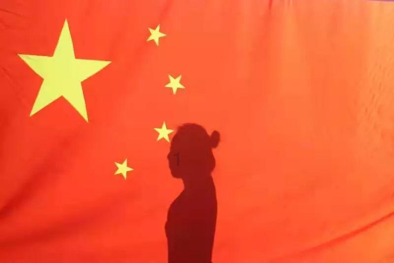 救援受困的小恐龙